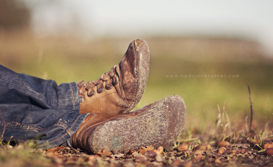 Photographe-homme-chaussure-nature-repos