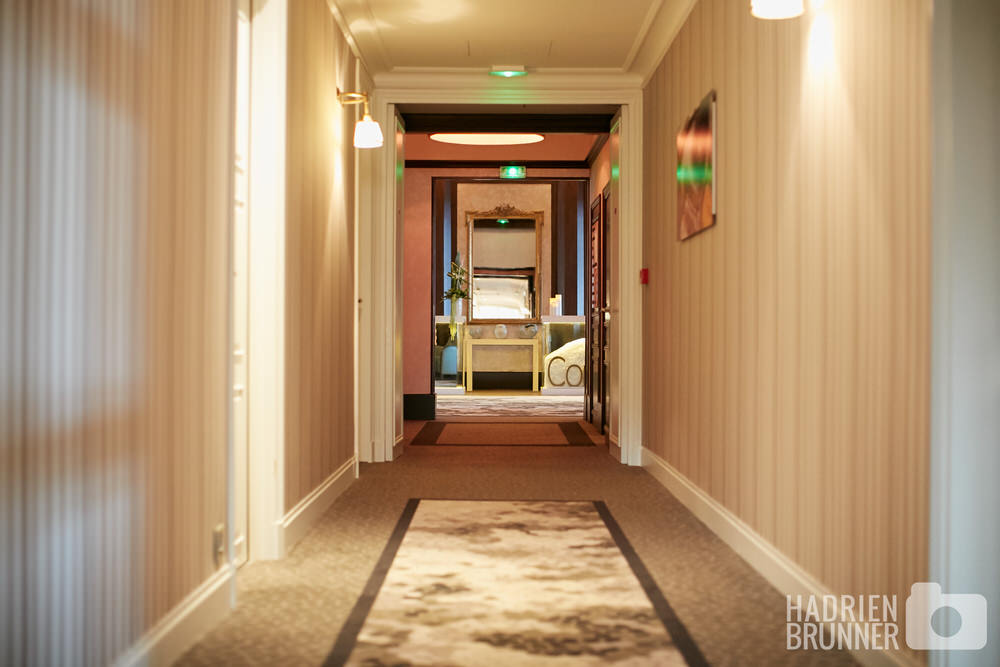 photo-couloir-hotel-royal-La-Baule